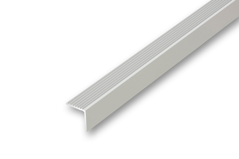 Treppenkantenprofil silber ungelocht grob gerieft 19 x 20 x 1180 mm